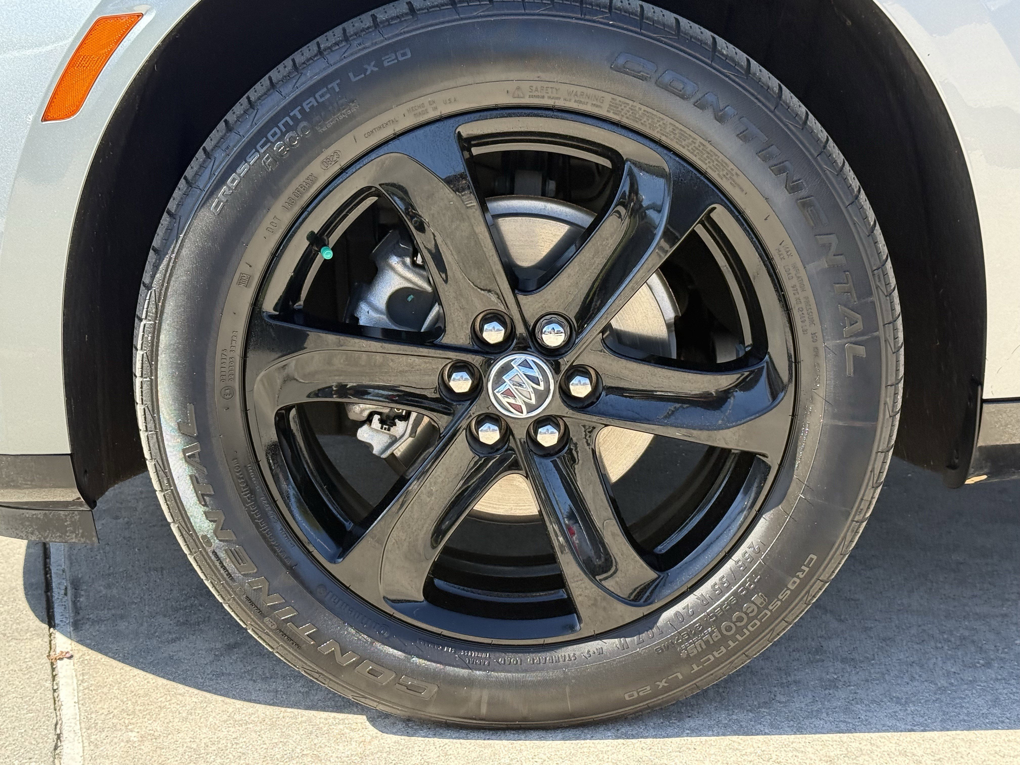 Used 2023 Buick Enclave Essence w/ Sport Touring Edition image 12