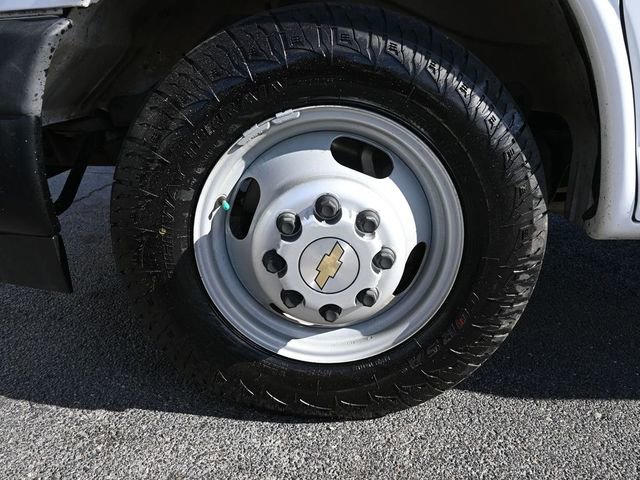 Used 2017 Chevrolet Express 3500 image 41