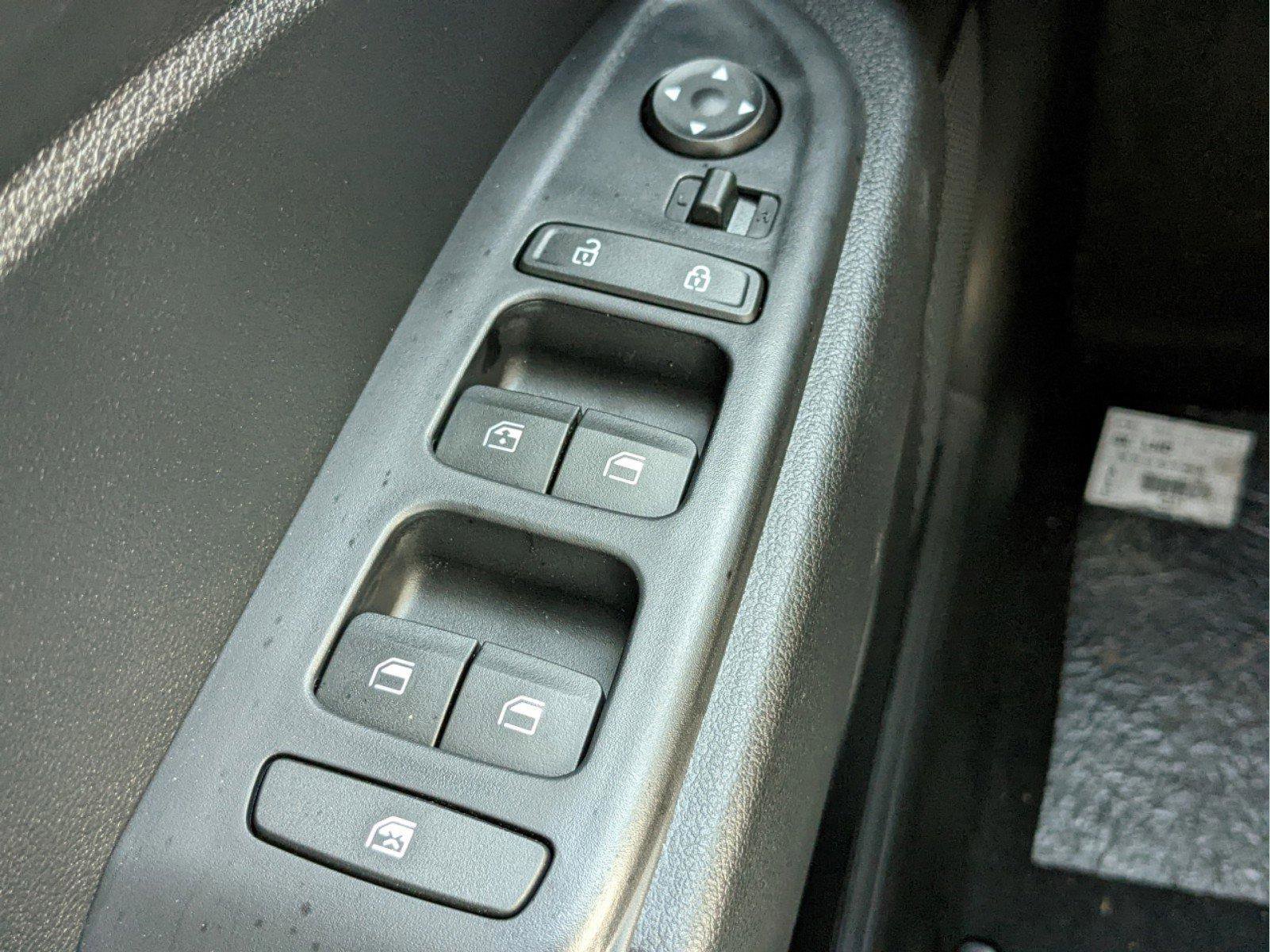 New 2025 Hyundai Venue SEL image 28