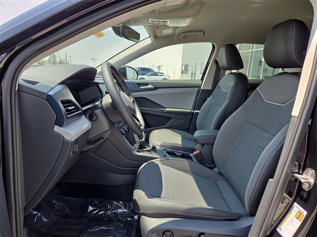 Used 2024 Volkswagen Taos SE image 19