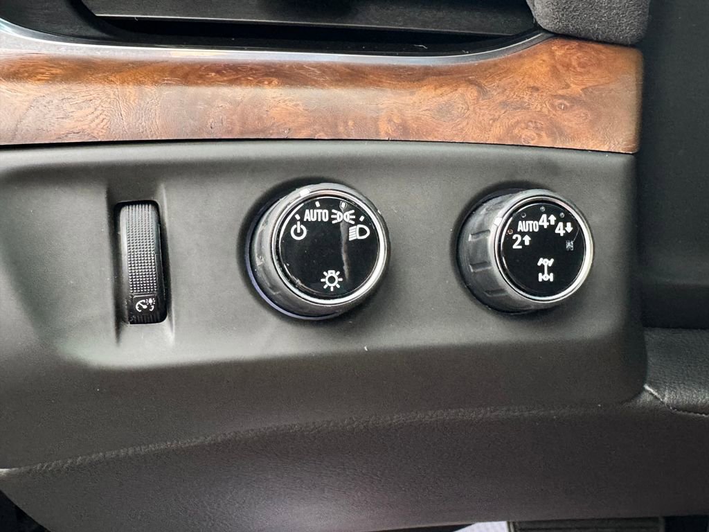 Used 2019 Cadillac Escalade Luxury AWD/4WD image 37