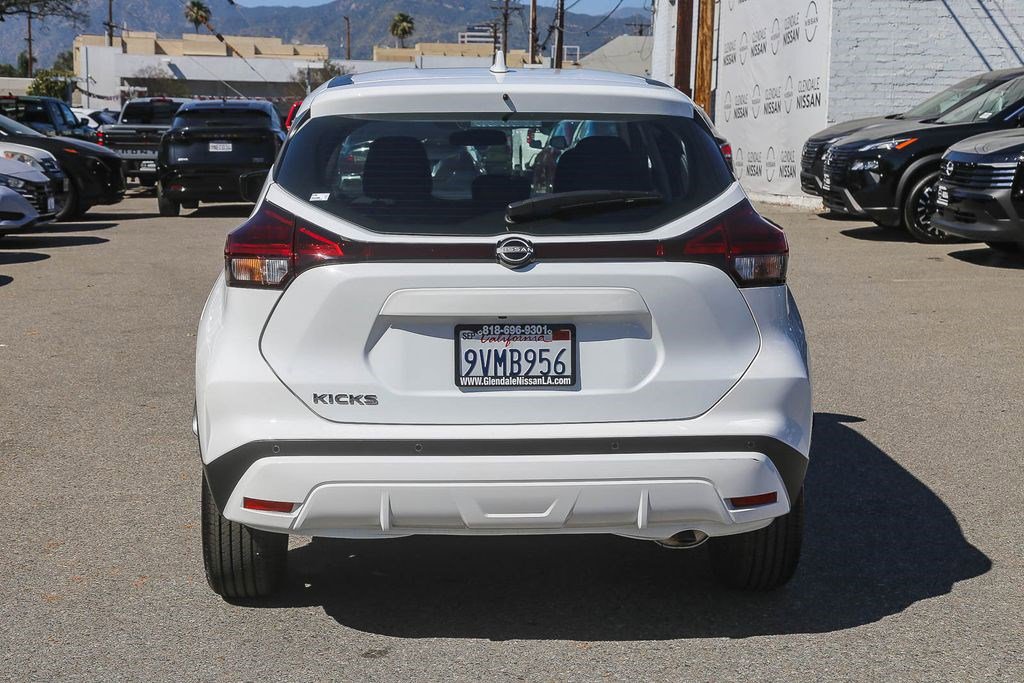 Certified 2025 Nissan Kicks Play S image 7