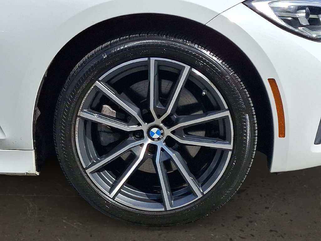 Used 2022 BMW 330i xDrive Sedan w/ Premium Package AWD/4WD image 9