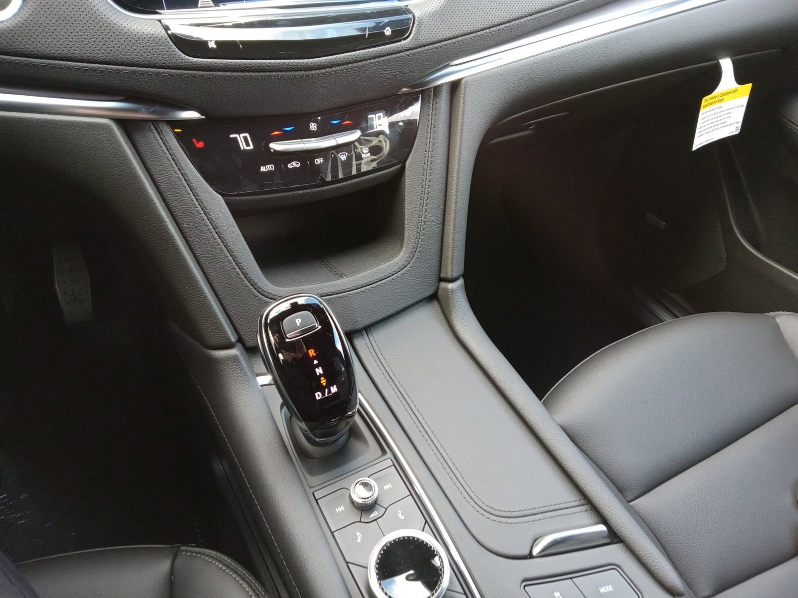 New 2026 Cadillac XT5 Luxury image 15