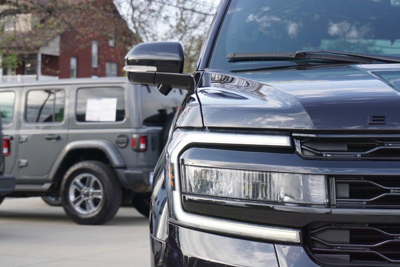 Used 2023 Ford Expedition Limited image 9