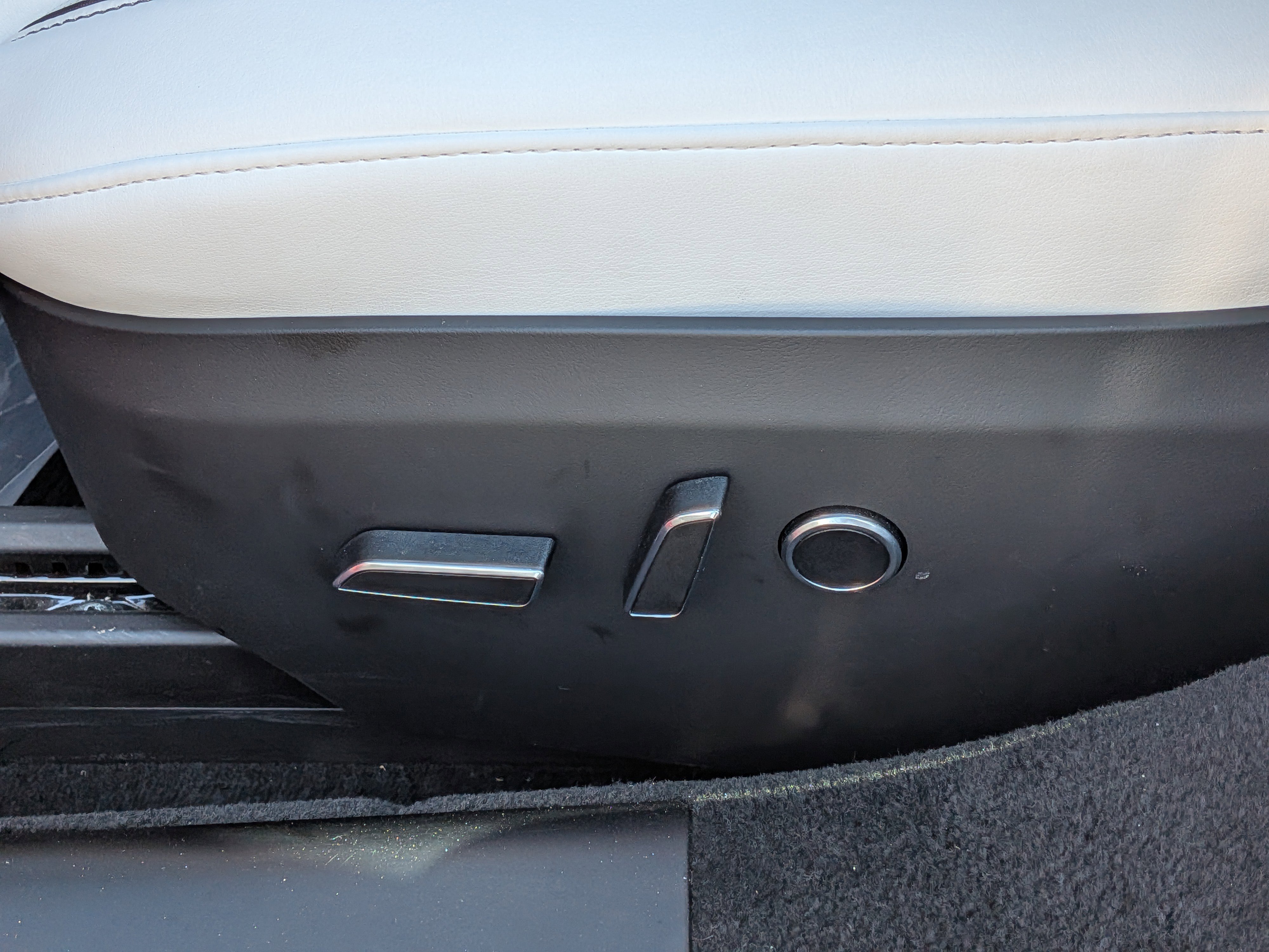 Used 2022 Tesla Model S Plaid image 21