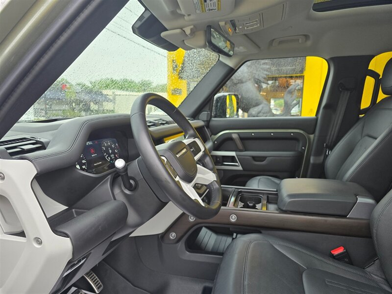 Used 2020 Land Rover Defender 110 HSE AWD/4WD image 20
