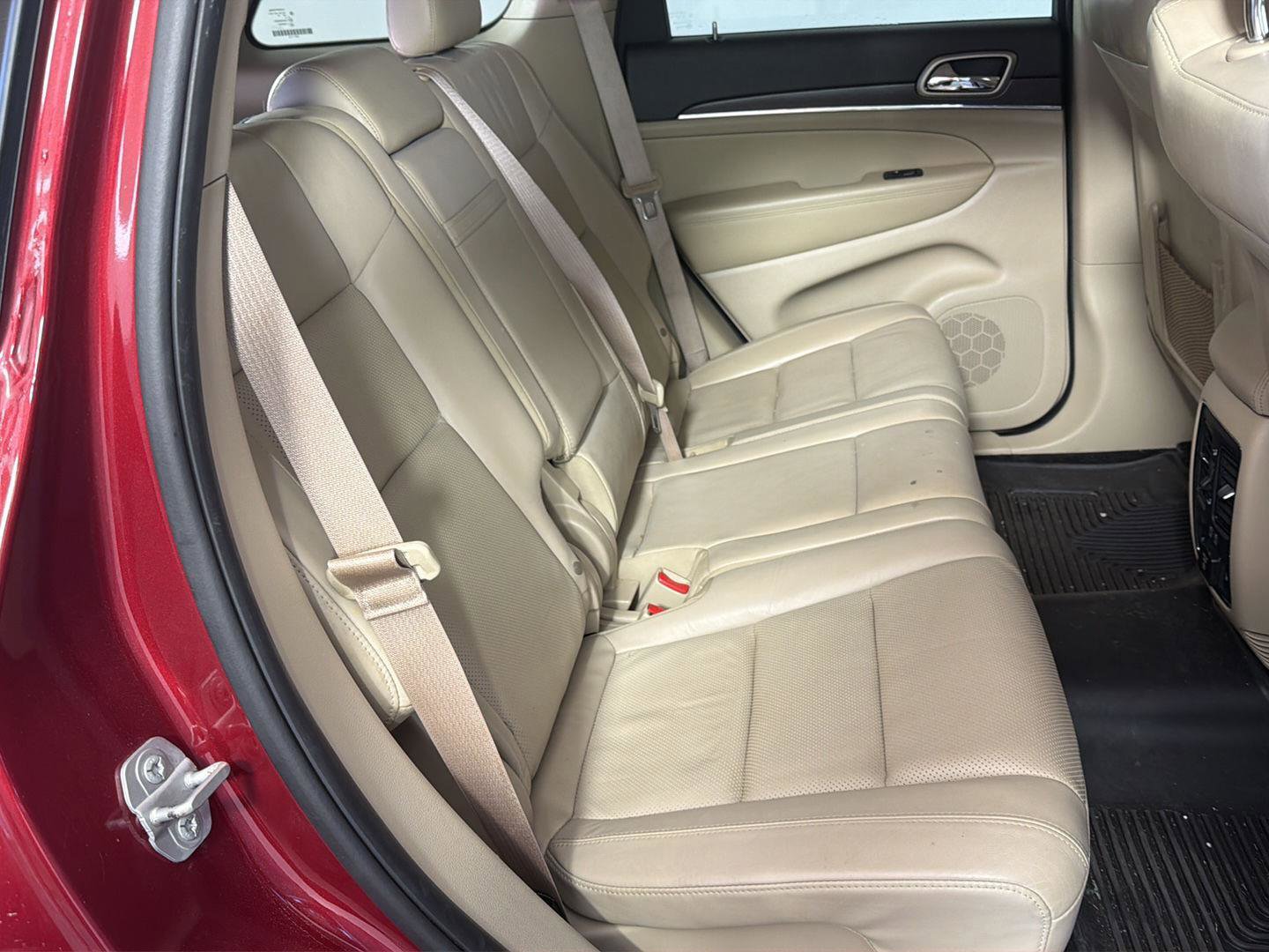Used 2015 Jeep Grand Cherokee Limited w/ Luxury Group II AWD/4WD image 16