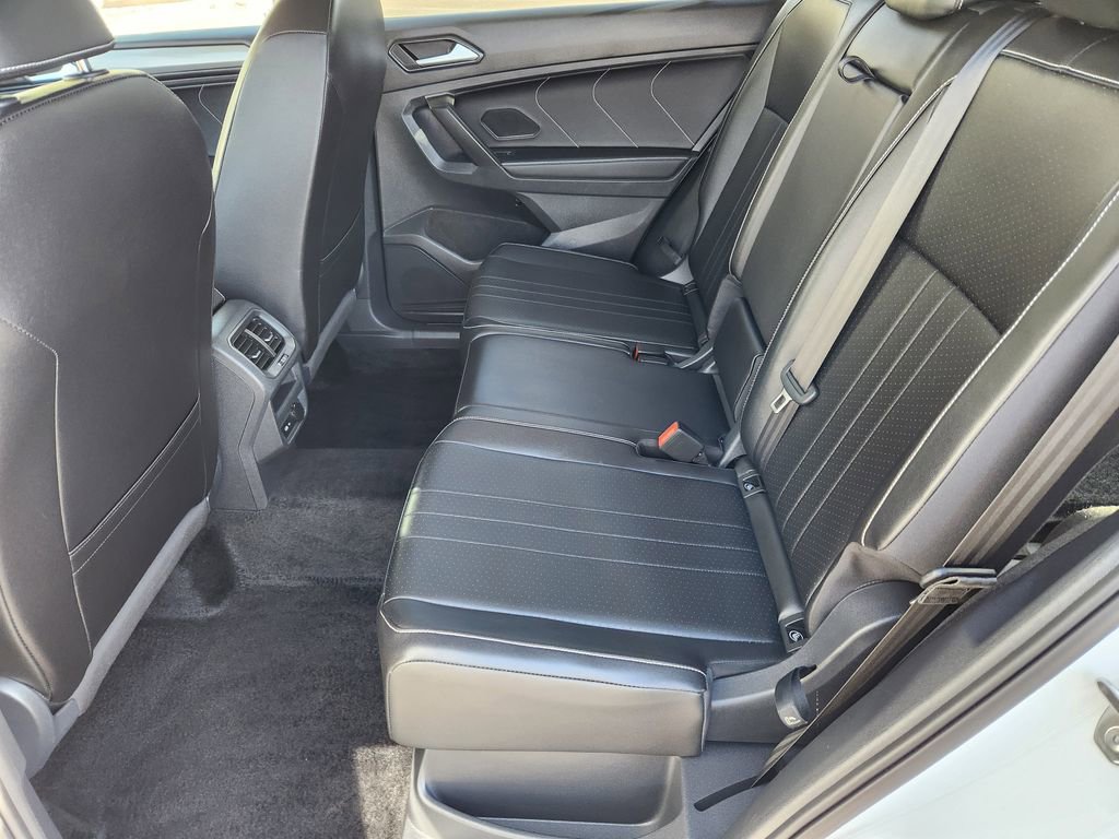 Certified 2024 Volkswagen Tiguan SE image 12
