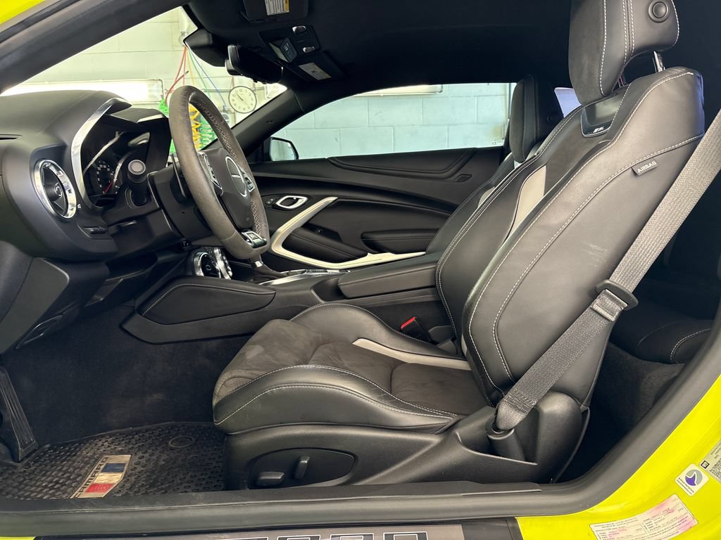 Used 2021 Chevrolet Camaro SS RWD image 13