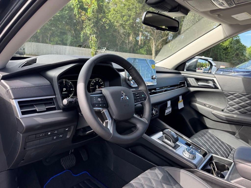 New 2025 Mitsubishi Outlander SEL image 28