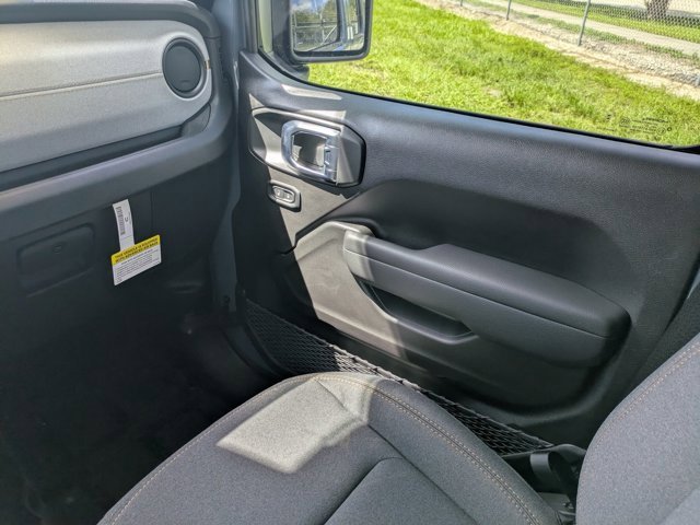 New 2025 Jeep Gladiator Sport image 15