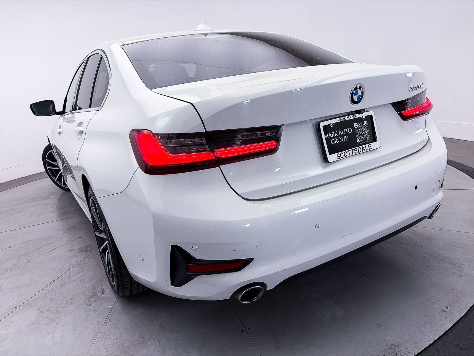 Used 2020 BMW 330i Sedan w/ Convenience Package RWD image 9