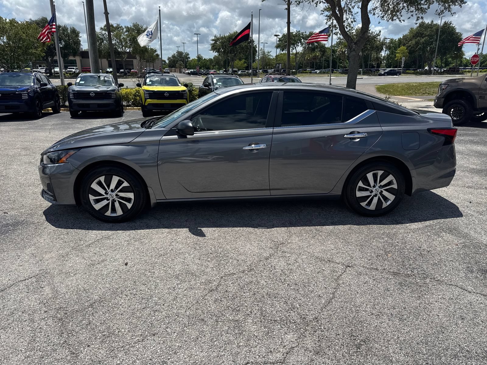 Used 2024 Nissan Altima 2.5 S FWD image 18