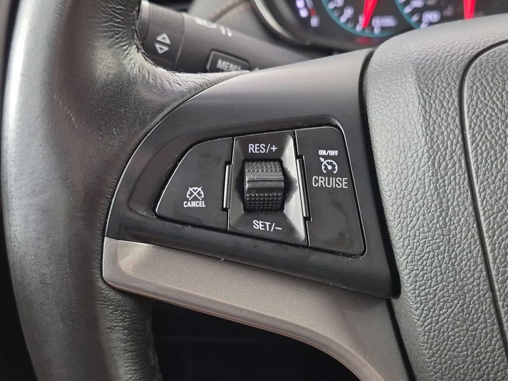 Certified 2022 Chevrolet Trax LT w/ Midnight Edition AWD/4WD image 18