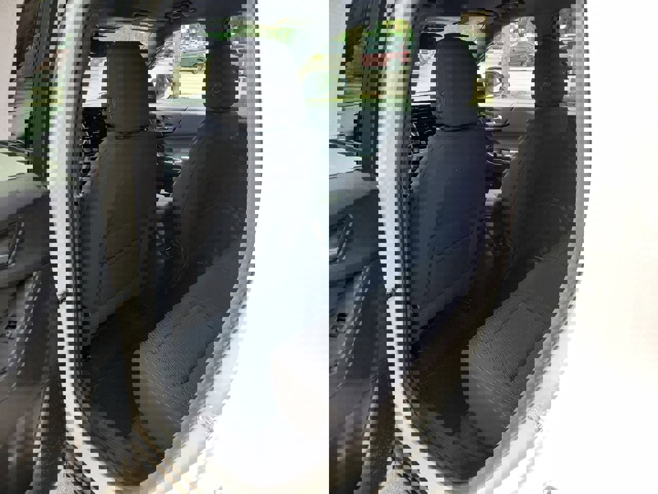 Used 2025 Chevrolet Equinox LT image 8