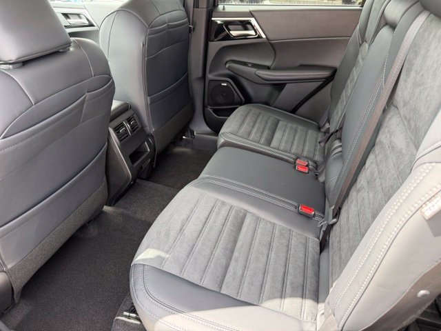 New 2026 Mitsubishi Outlander SE FWD image 36