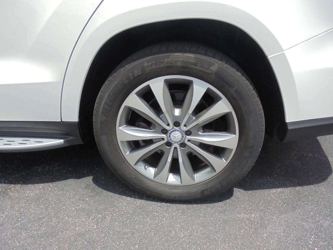Used 2015 Mercedes-Benz GL 450 4MATIC w/ Lighting Package image 29