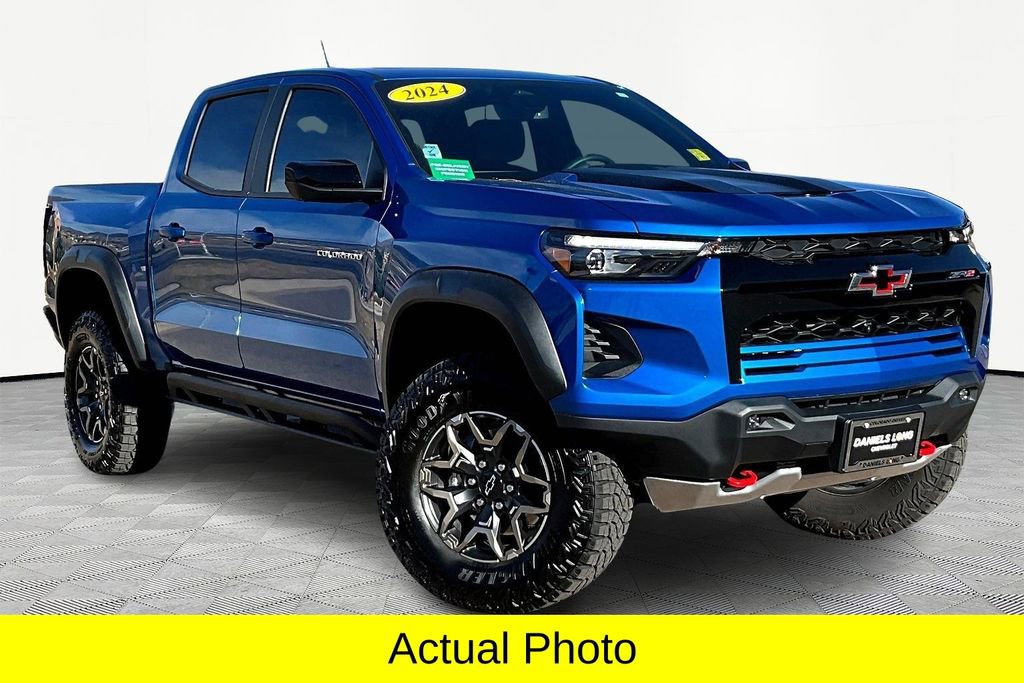 Used 2024 Chevrolet Colorado ZR2 w/ ZR2 Convenience Package III image 11
