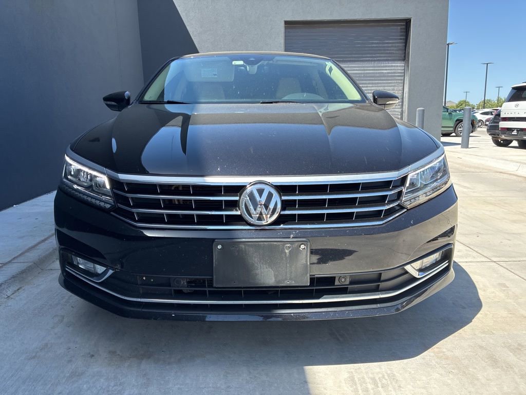 Used 2017 Volkswagen Passat 1.8T SEL Premium FWD image 2