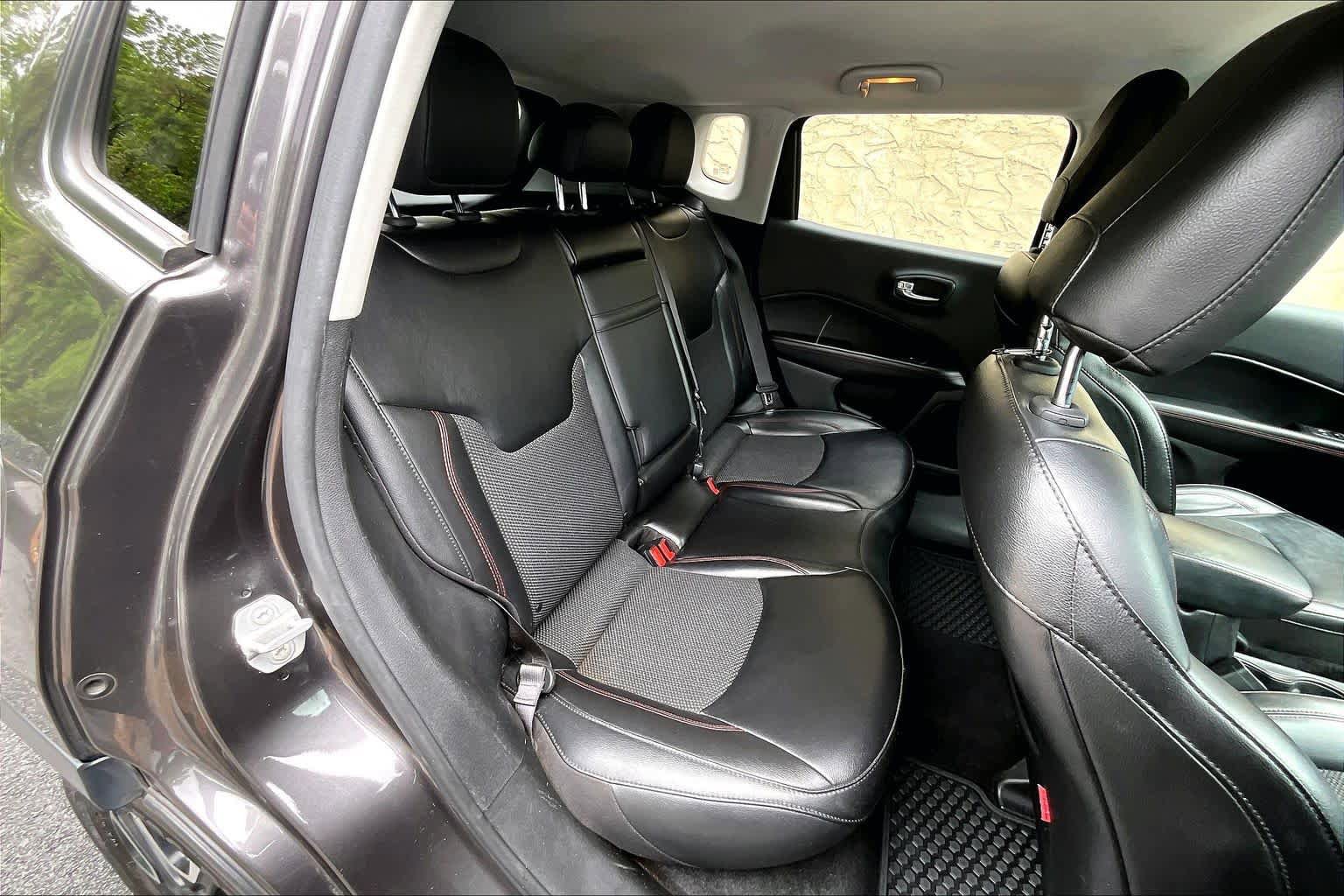 Used 2020 Jeep Compass Trailhawk AWD/4WD image 19