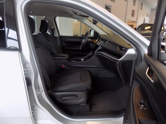 Certified 2024 Jeep Grand Cherokee Laredo RWD image 26
