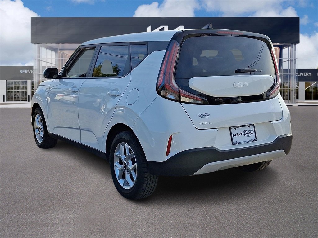 Certified 2023 Kia Soul LX w/ LX Technology Package image 4