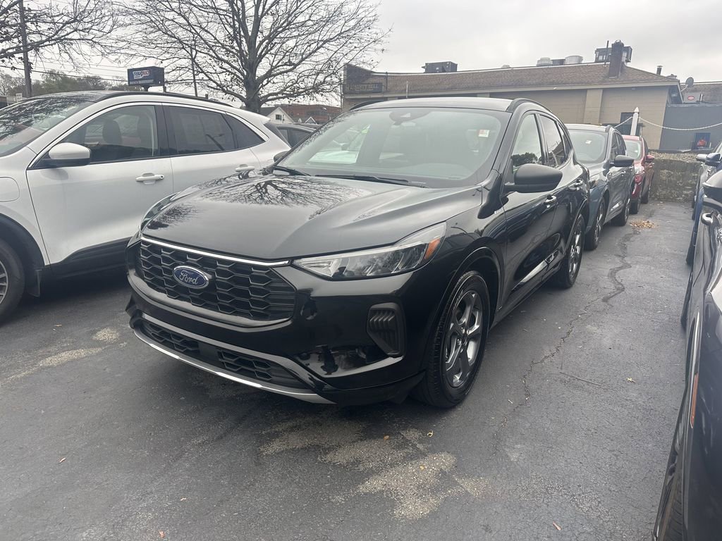 Used 2023 Ford Escape ST-Line image 1