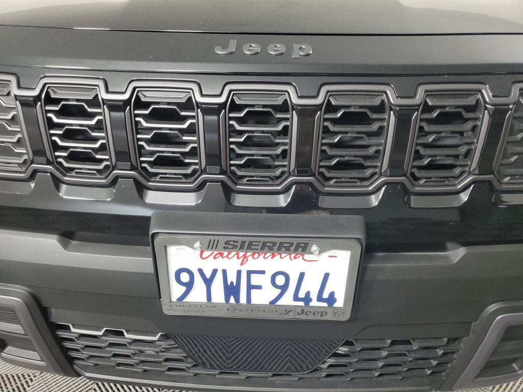 Used 2026 Jeep Cherokee Laredo AWD/4WD image 10