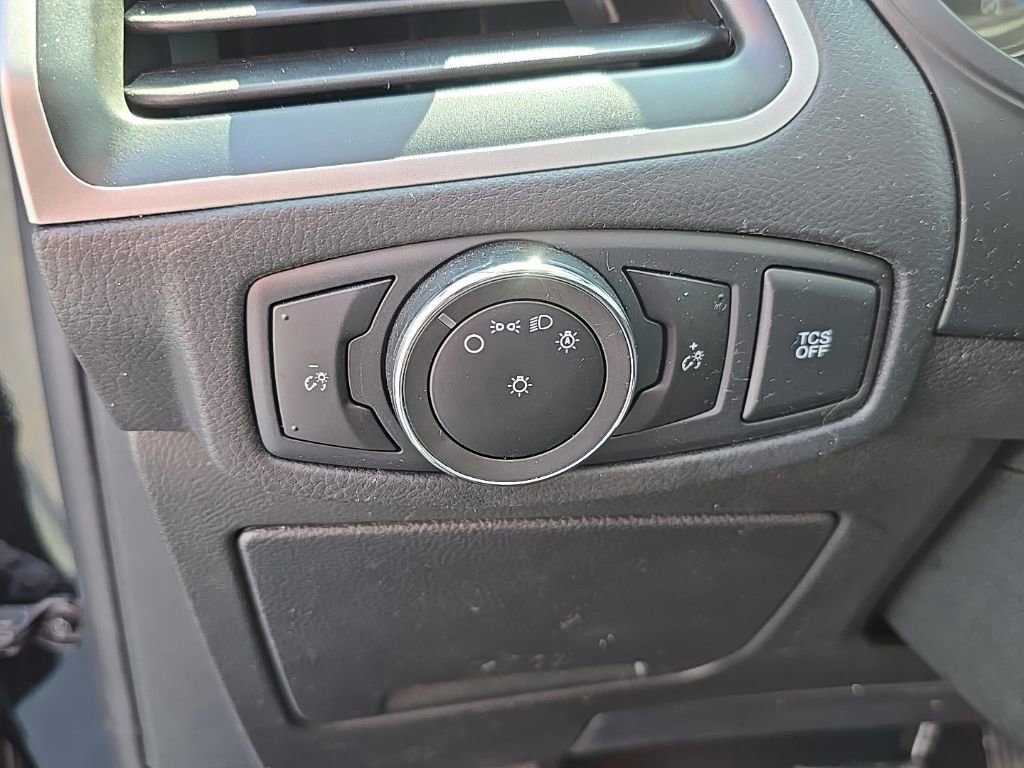Used 2023 Ford Edge SEL AWD/4WD image 18