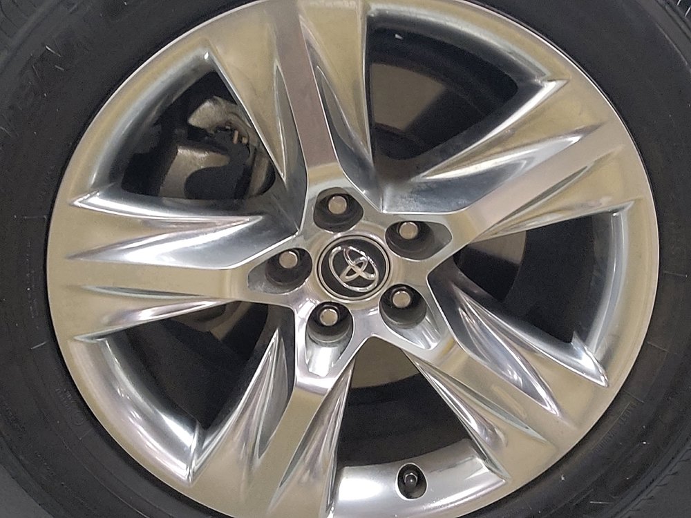 Used 2019 Toyota Highlander Limited FWD image 31