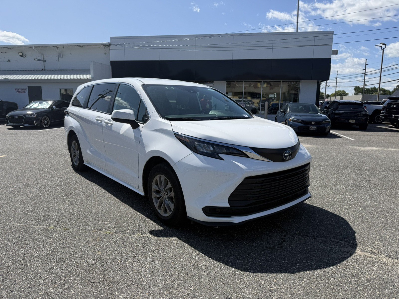 Used 2025 Toyota Sienna LE