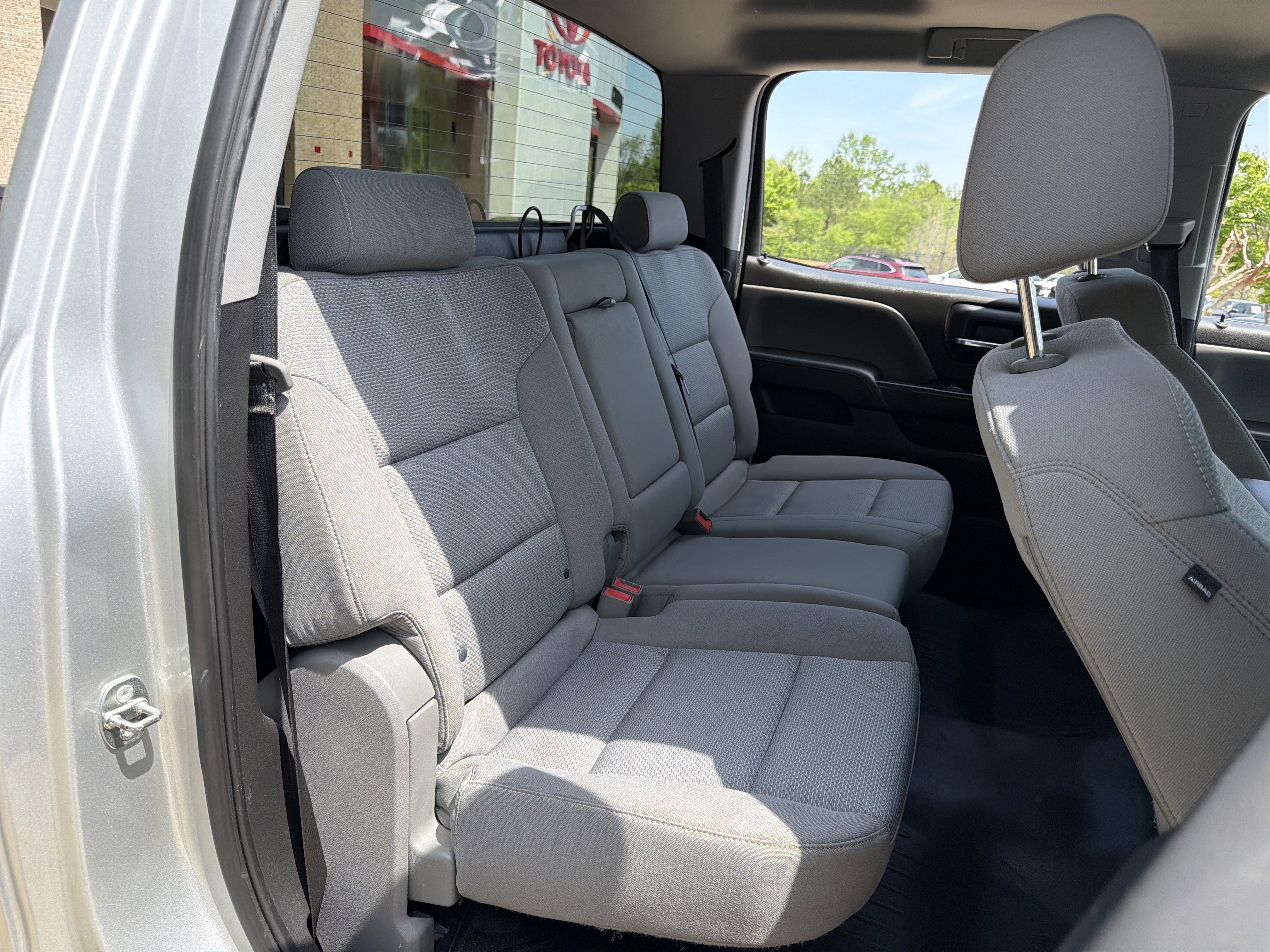 Used 2018 Chevrolet Silverado 1500 Custom w/ Custom Value Package AWD/4WD image 15