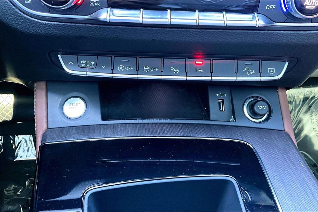 Used 2021 Audi Q5 Prestige w/ Prestige Package image 15