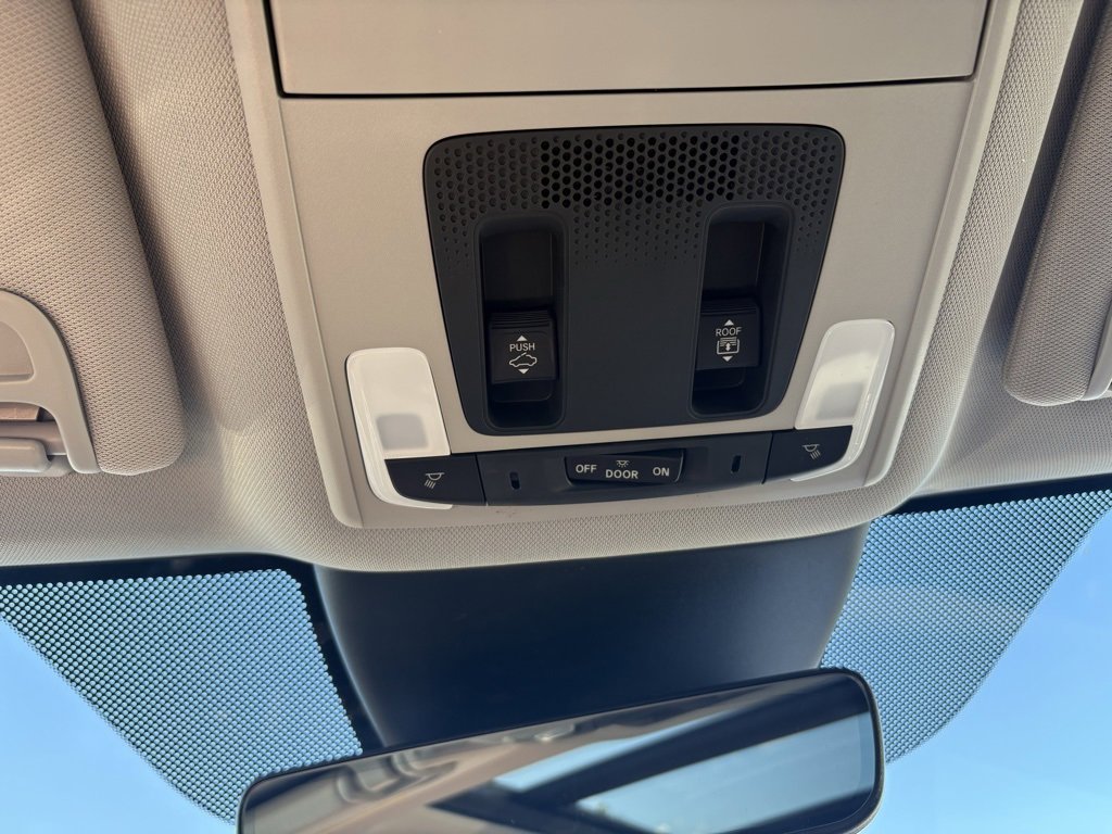 Used 2025 Honda Pilot Elite image 14