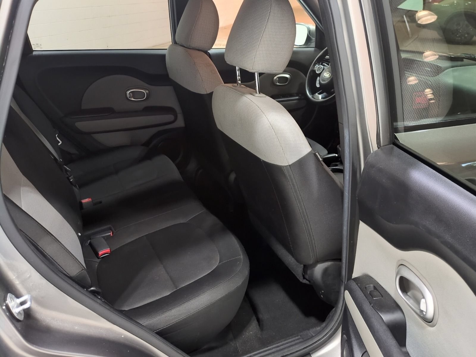 Used 2015 Kia Soul FWD image 11