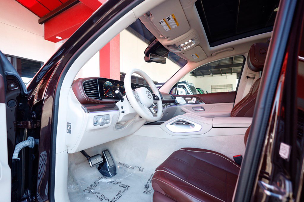 Used 2023 Mercedes-Benz Maybach GLS 600 4MATIC image 31