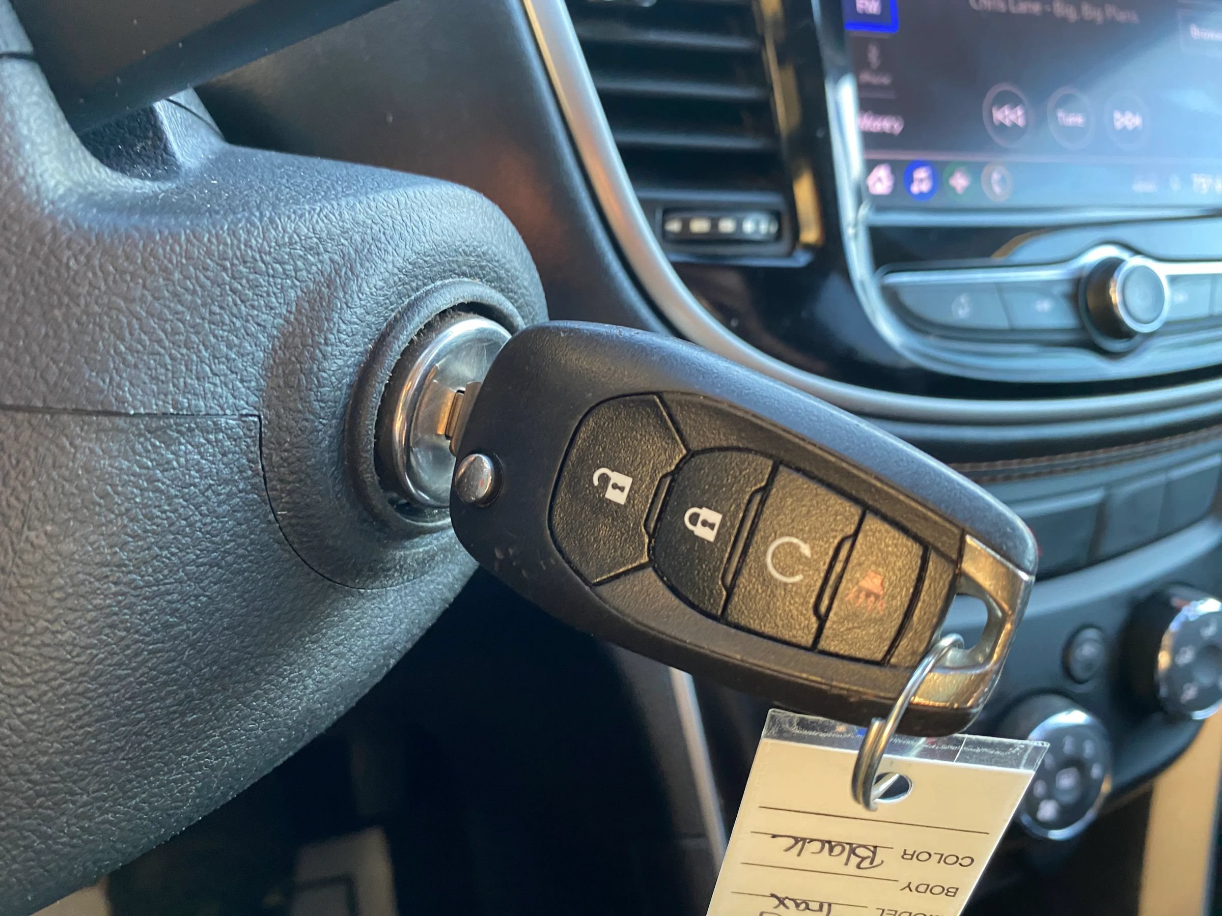Used 2021 Chevrolet Trax LT AWD/4WD image 22