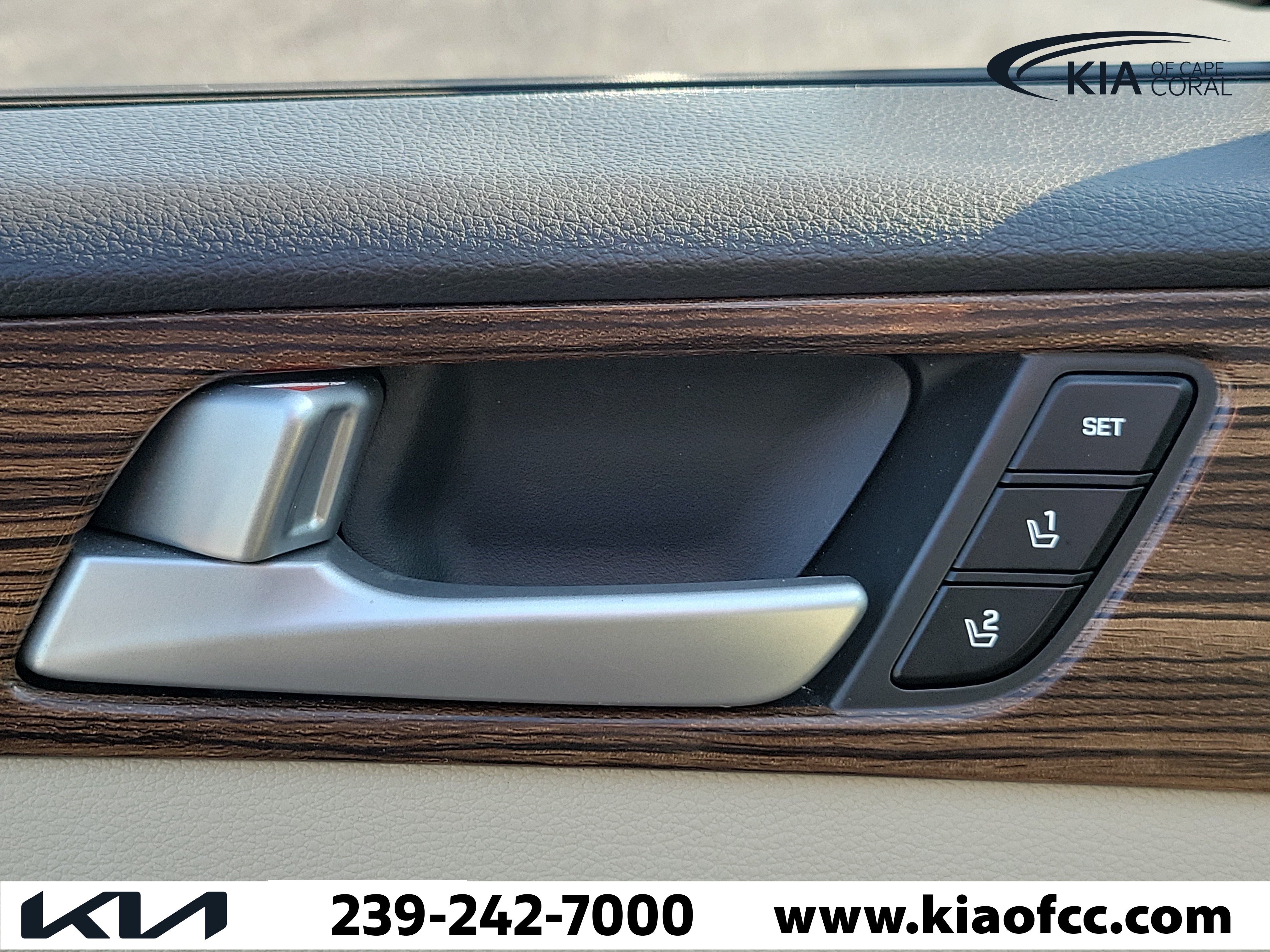 Used 2016 Hyundai Sonata Limited w/ Option Group 04 FWD image 23