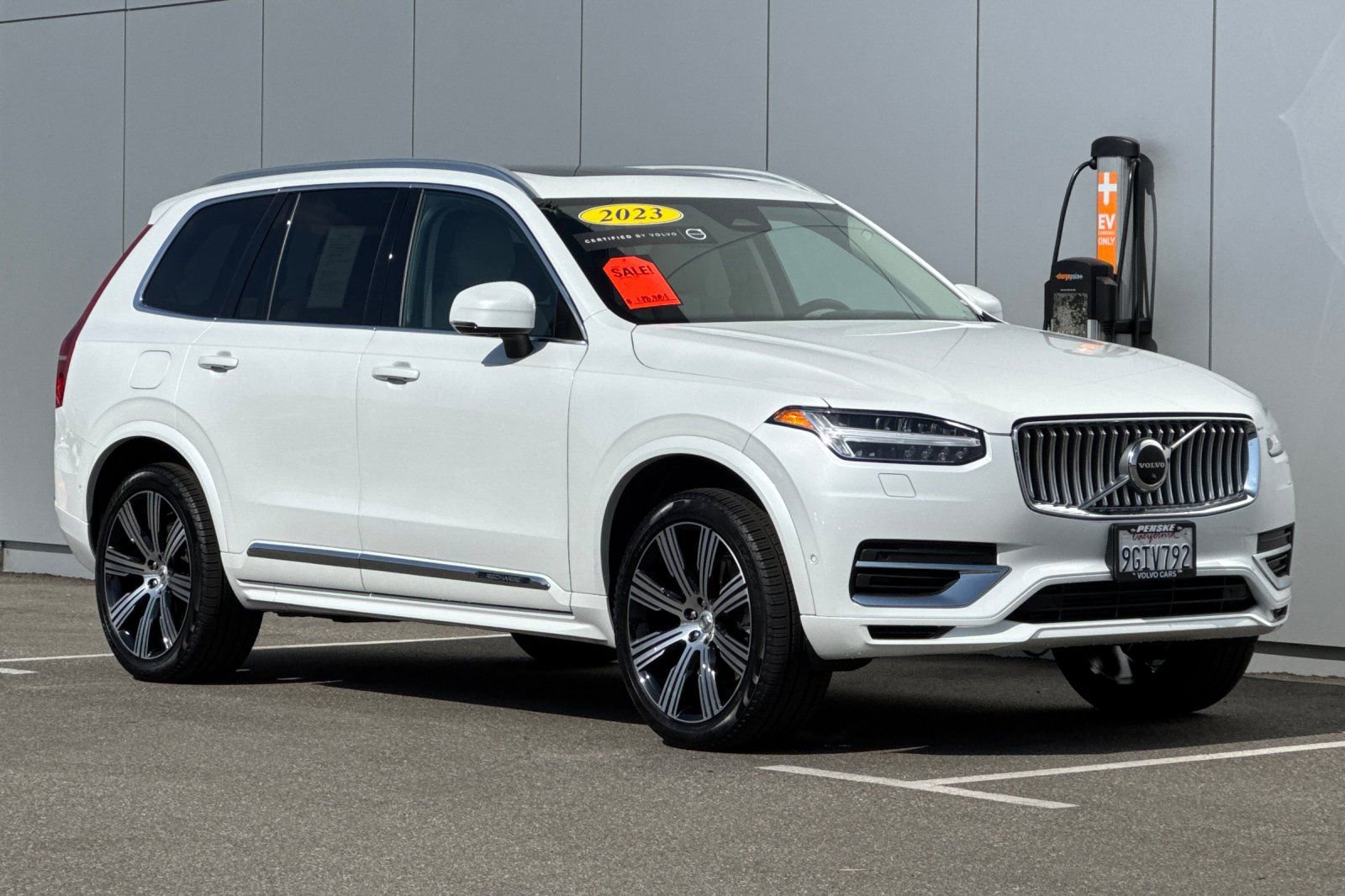Used 2023 Volvo XC90 T8 Ultimate AWD/4WD image 7