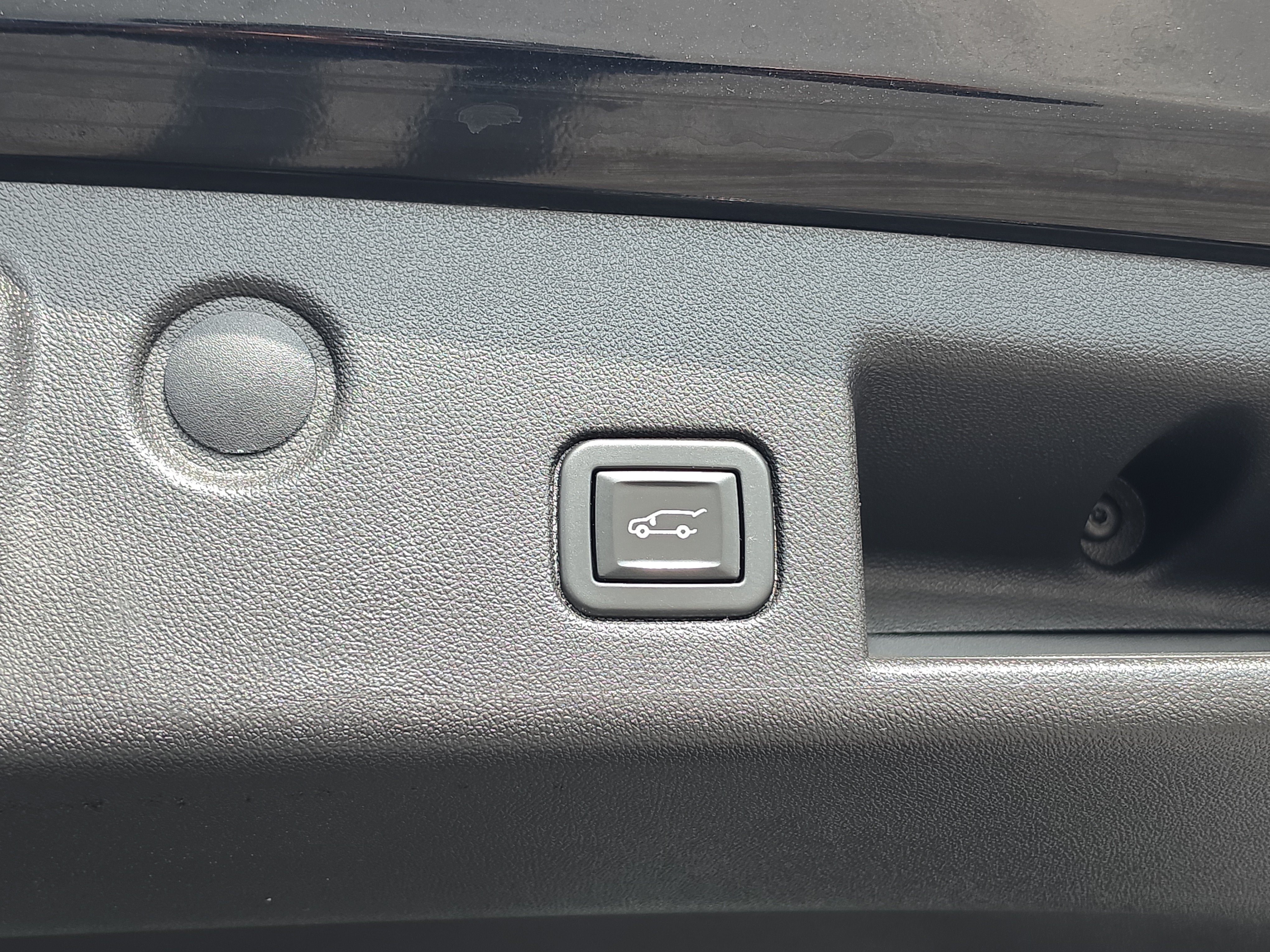 Certified 2020 Chevrolet Equinox LT w/ Midnight Edition FWD image 8