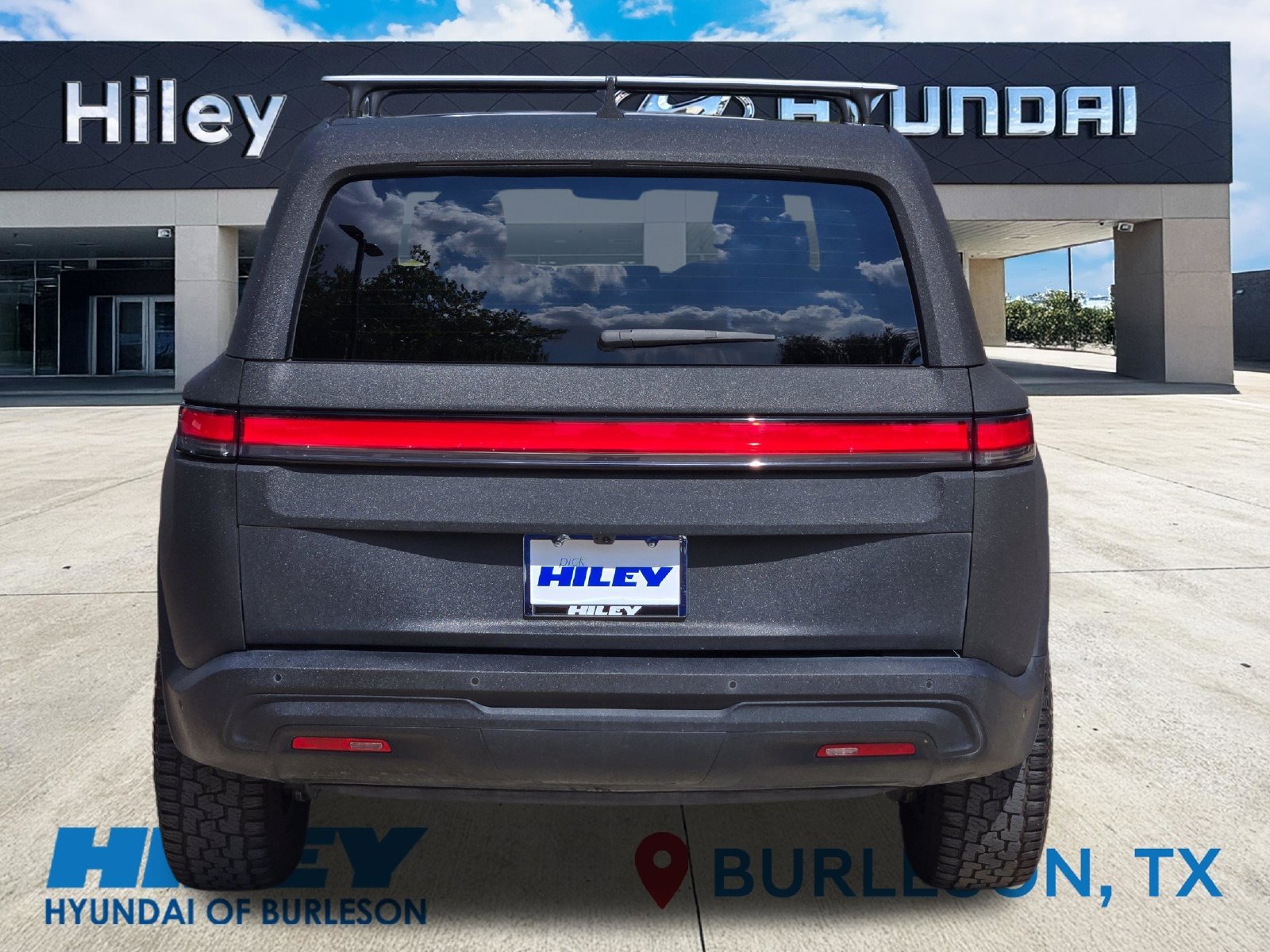 Used 2023 Rivian R1S Adventure Quad AWD/4WD image 5