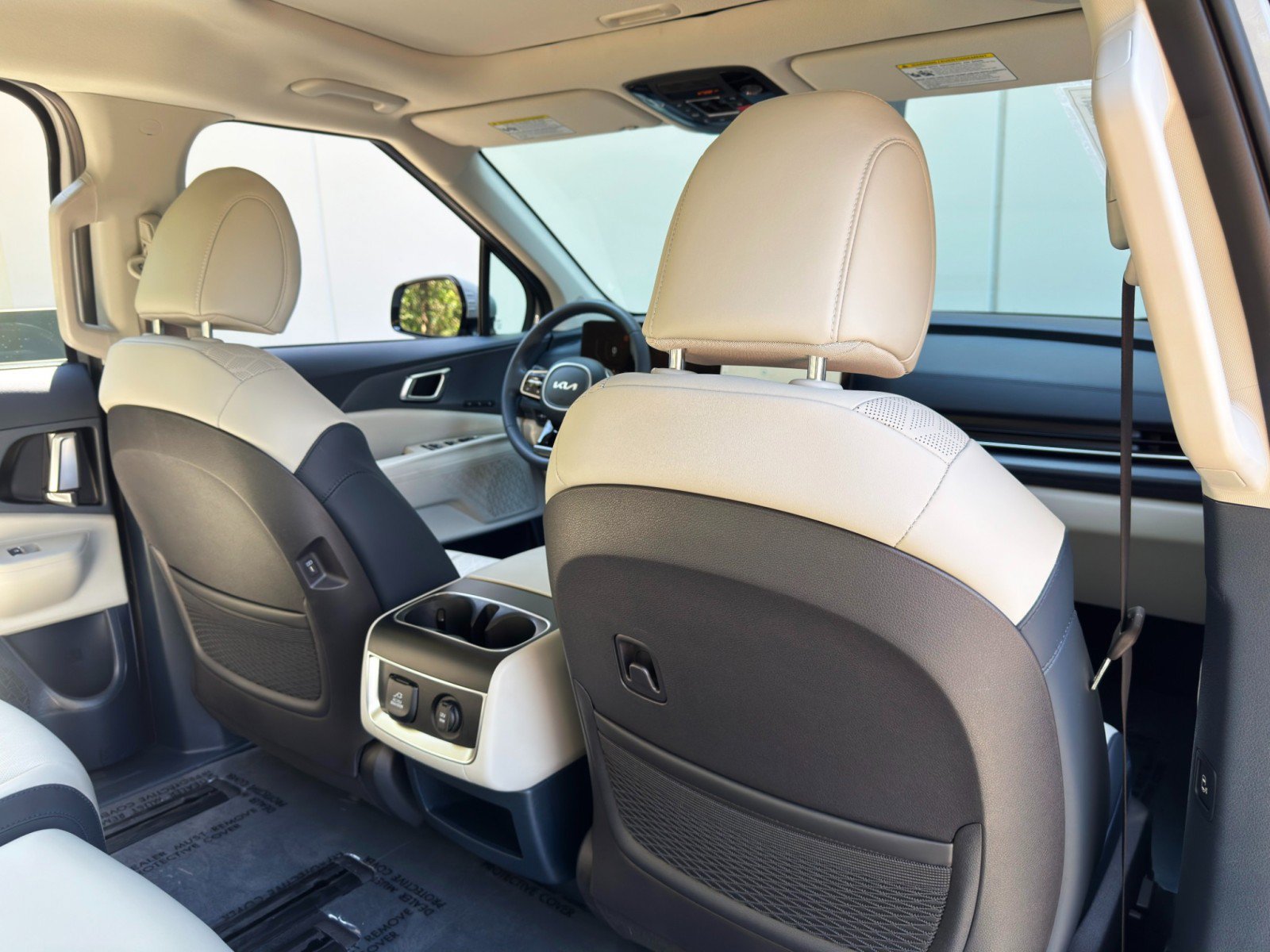 Used 2025 Kia Carnival SX FWD image 40
