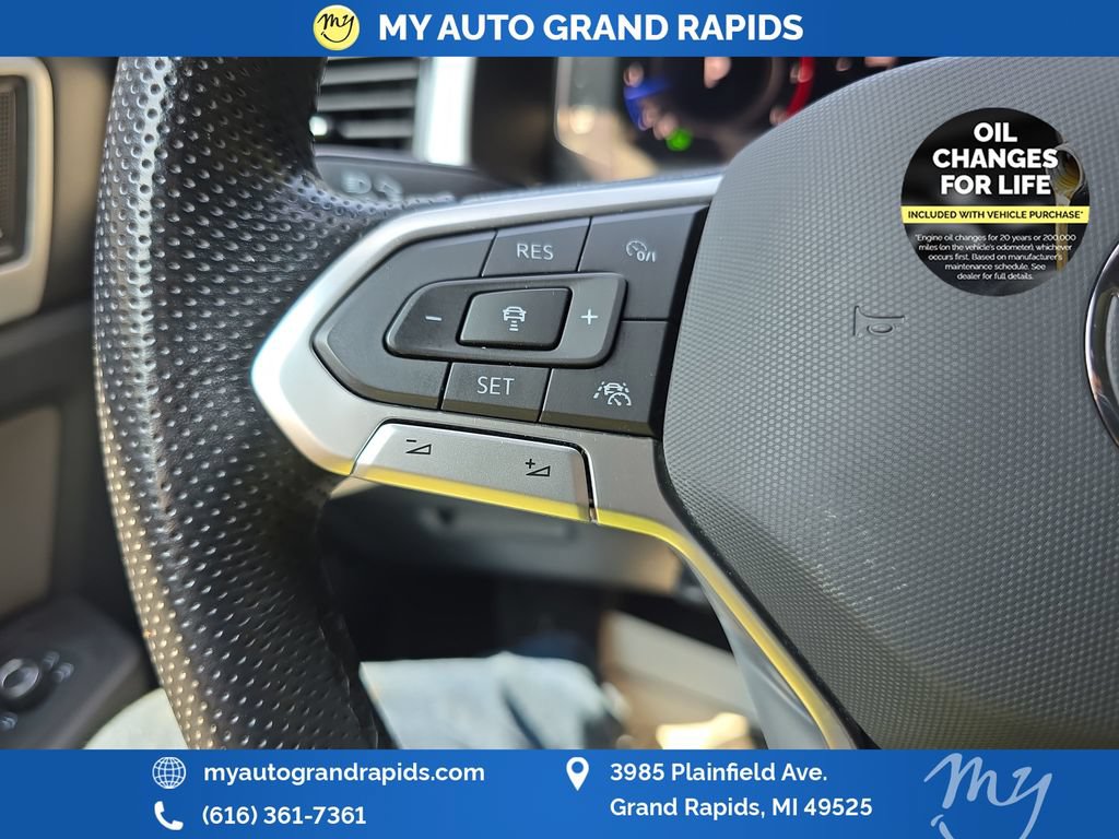 Used 2022 Volkswagen Atlas Cross Sport SEL Premium R-Line AWD/4WD image 15