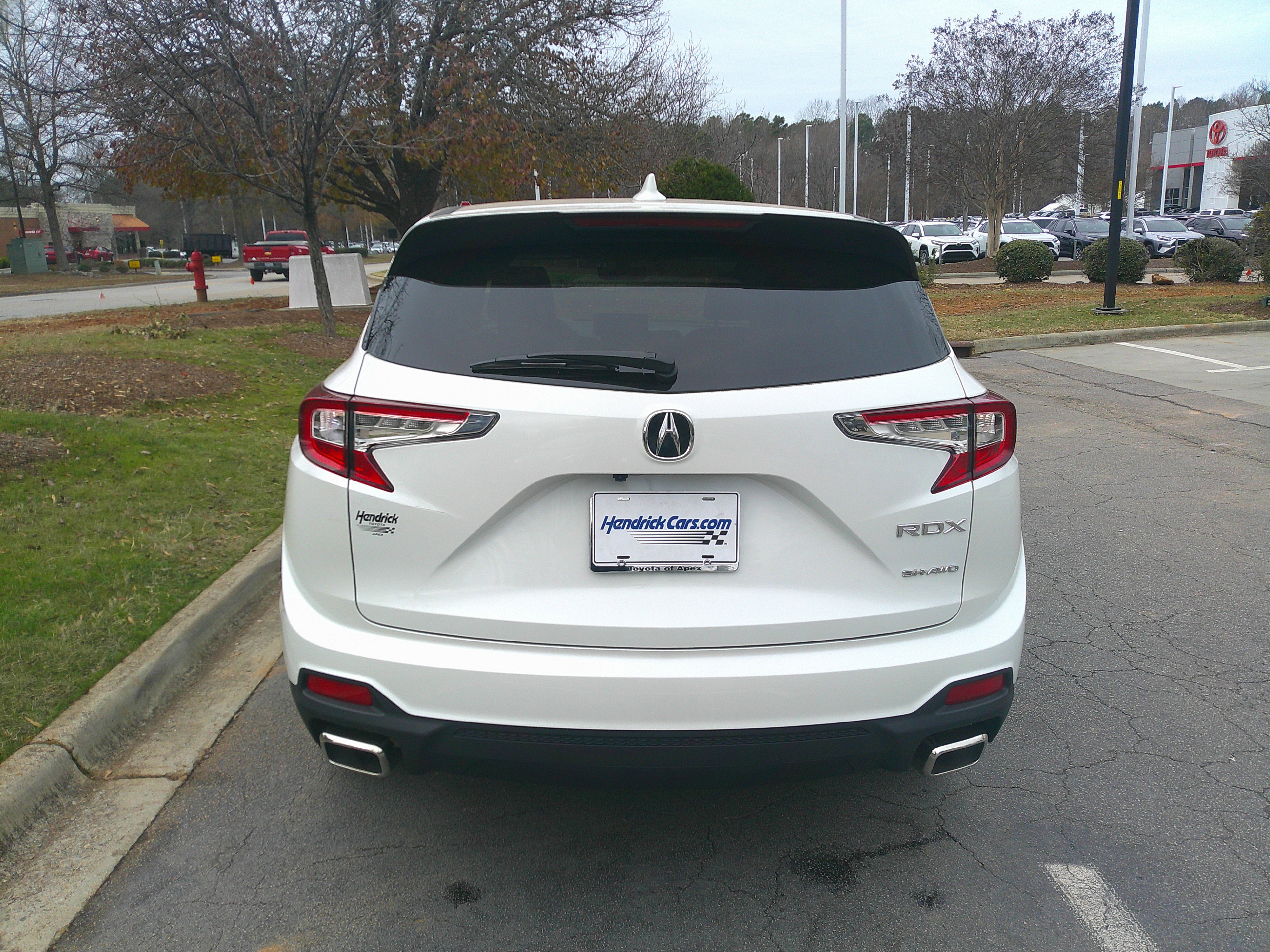 Used 2025 Acura RDX SH-AWD image 11