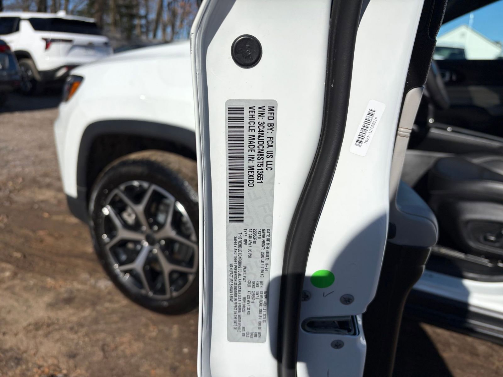 Used 2025 Jeep Compass Limited image 30