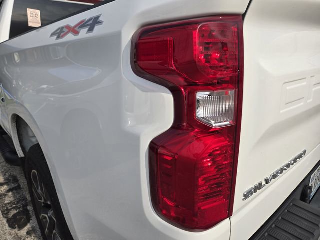 Used 2025 Chevrolet Silverado 1500 LT AWD/4WD image 7