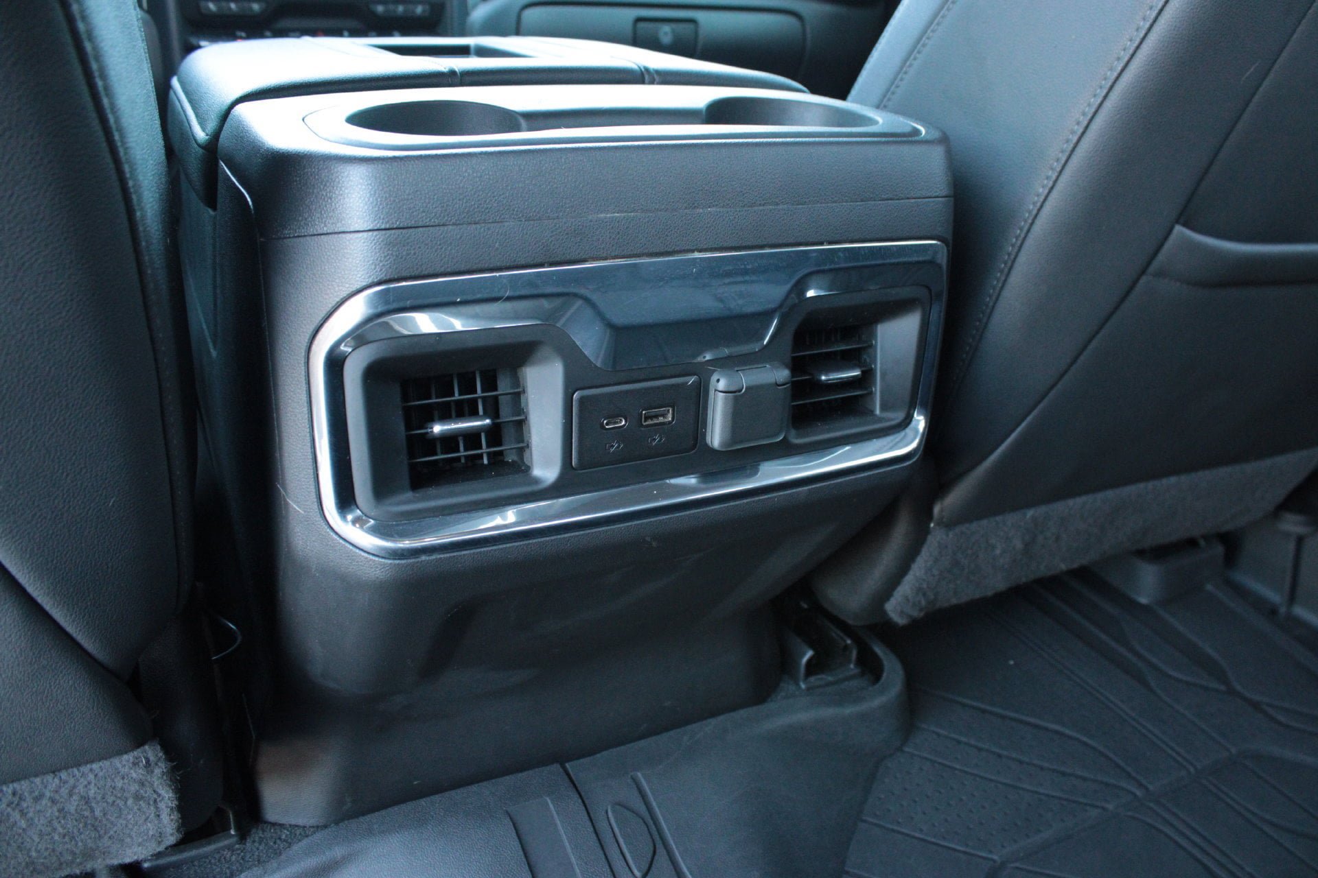 Used 2022 Chevrolet Silverado 1500 LTZ w/ LTZ Convenience Package II AWD/4WD image 20