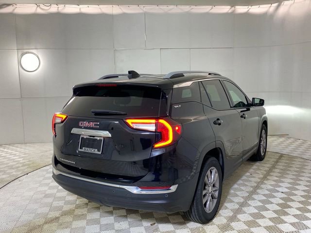 Used 2023 GMC Terrain SLT image 17