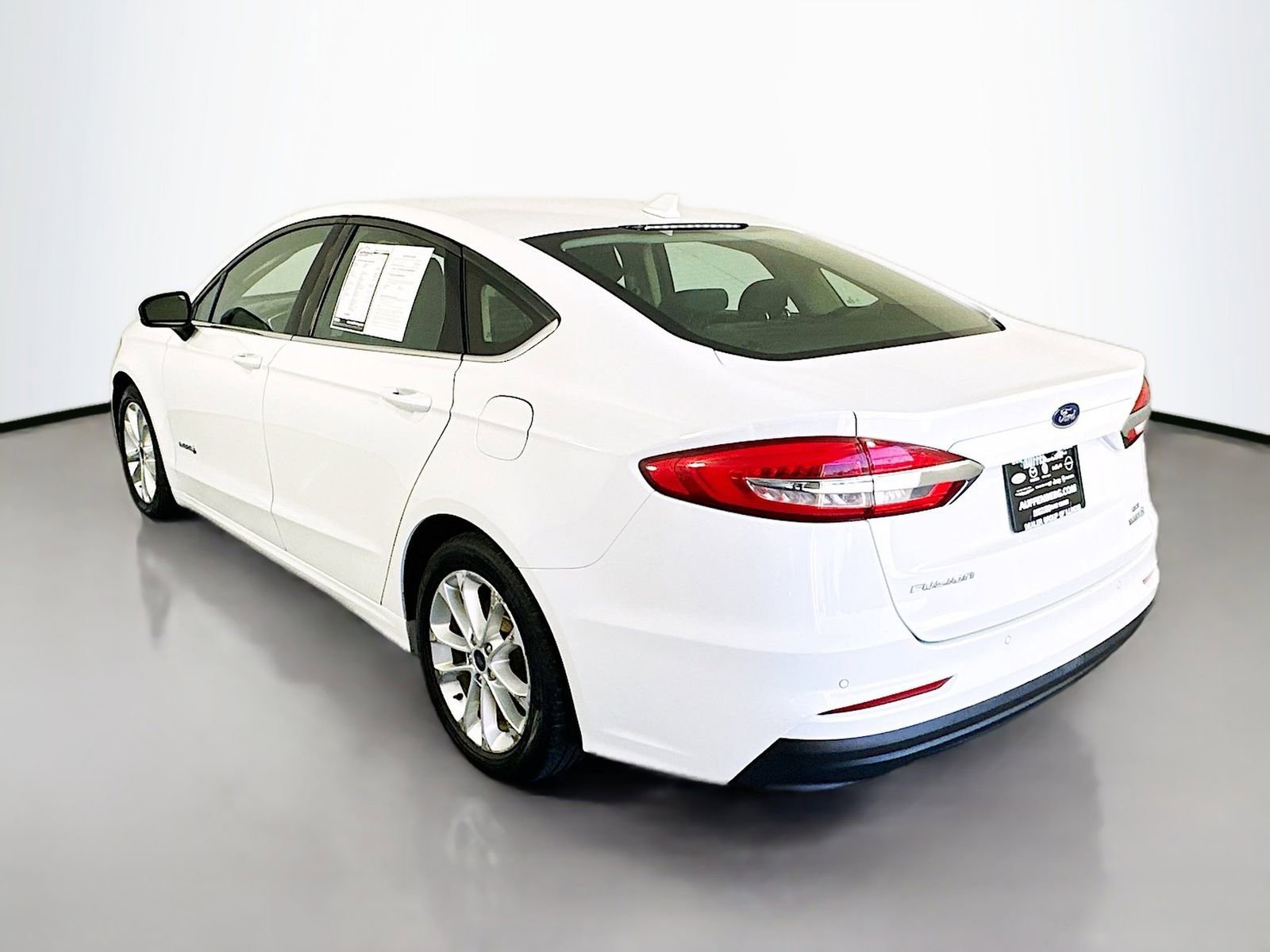 Used 2019 Ford Fusion SE FWD image 5